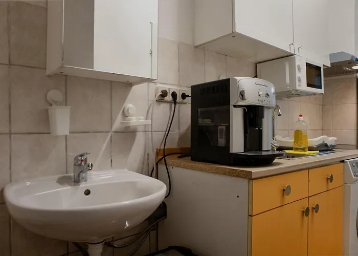 Bright 1br Steps From The Danube アパート